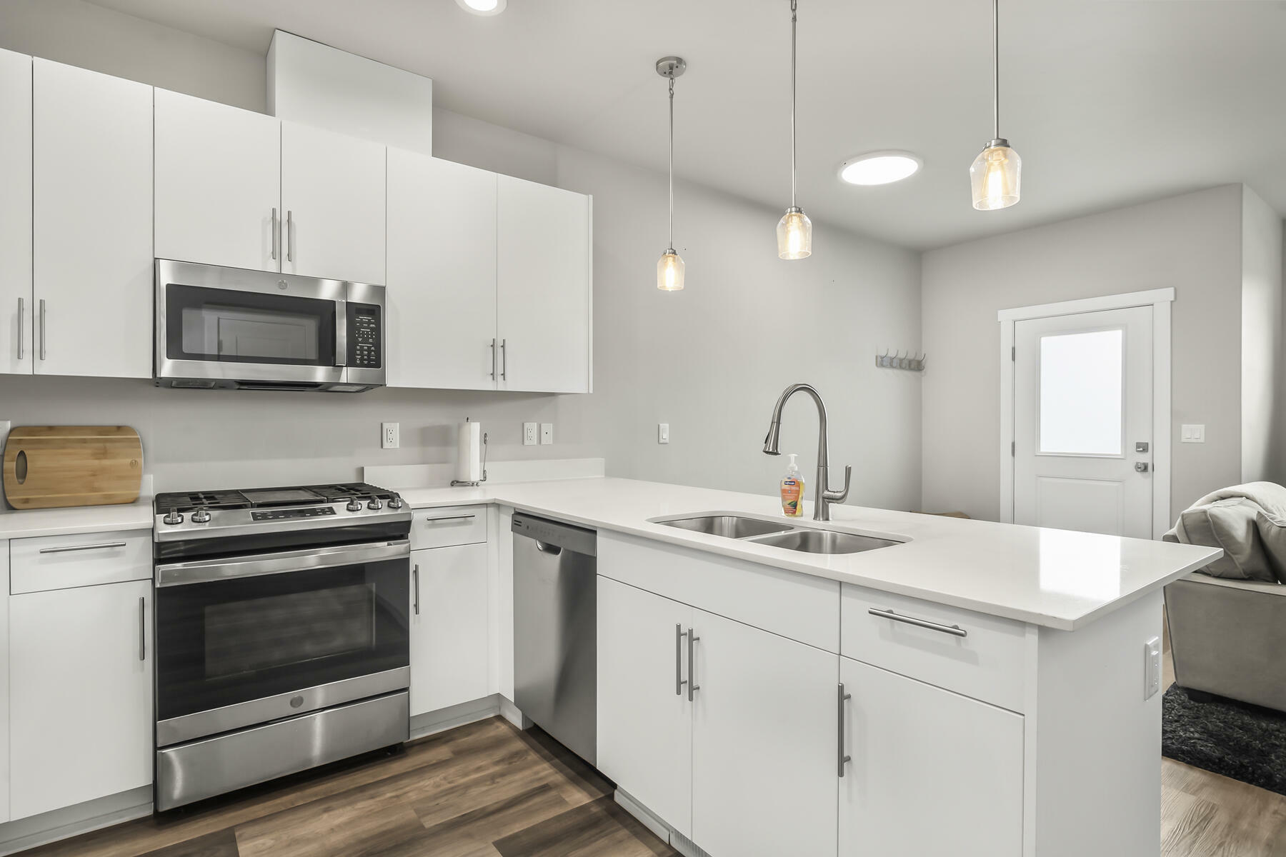 Property Photo: 2869 NW Elm Avenue OR 97756