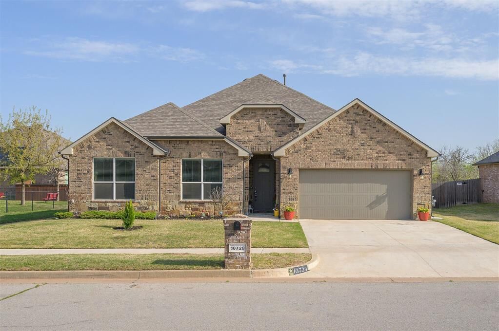 Property Photo: 10729 SW 20th Street OK 73099