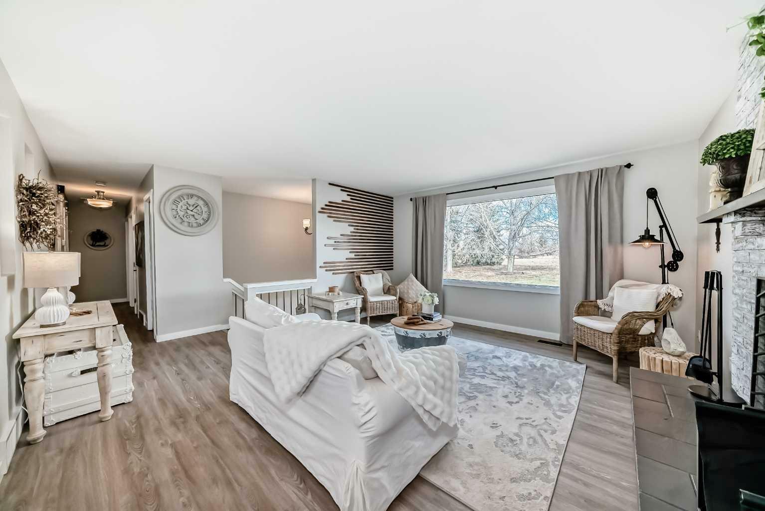 Property Photo:  24 Best Crescent  AB T4R 1H6 
