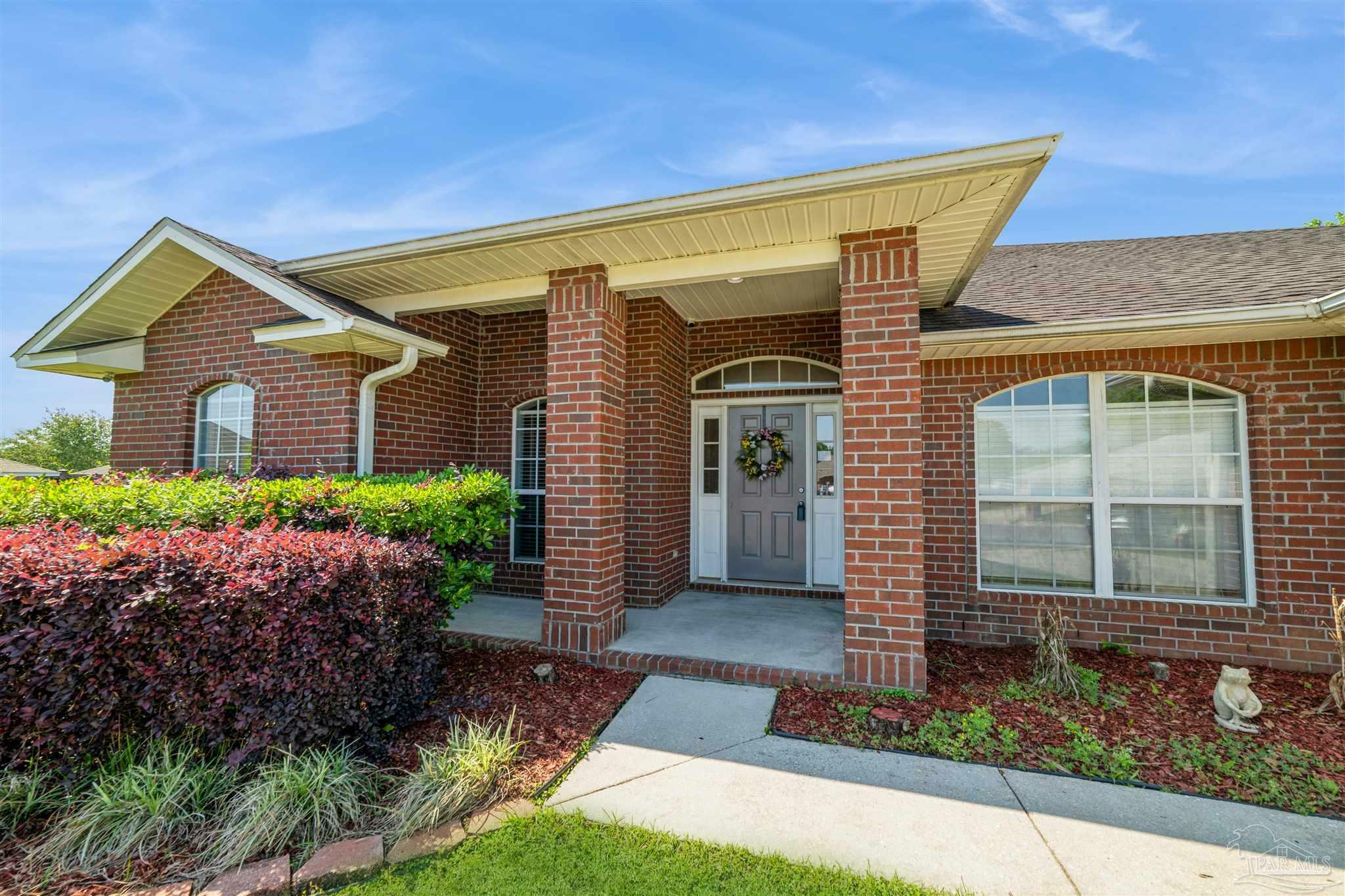 Property Photo: 4919 Cedar Creek Ct FL 32571