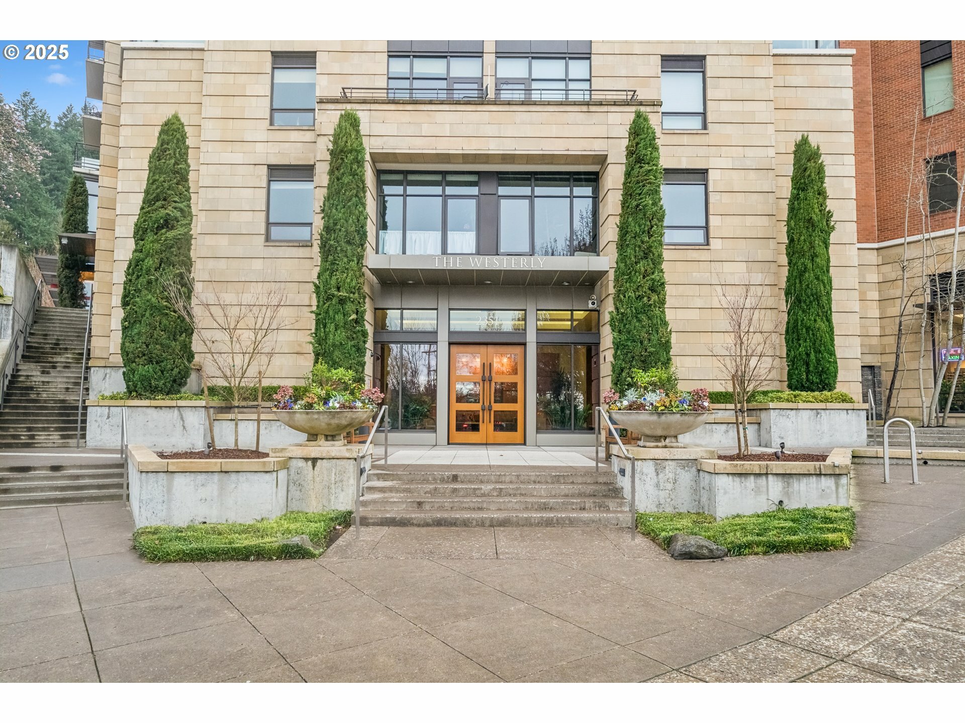 Property Photo: 2351 NW Westover Rd 315 OR 97210