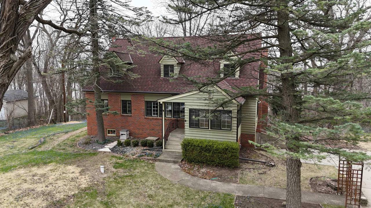 Property Photo: 7 East Valley Road WI 53511