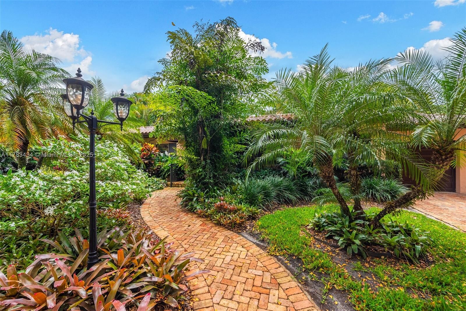 Property Photo:  1514 Zuleta Ave  FL 33146 