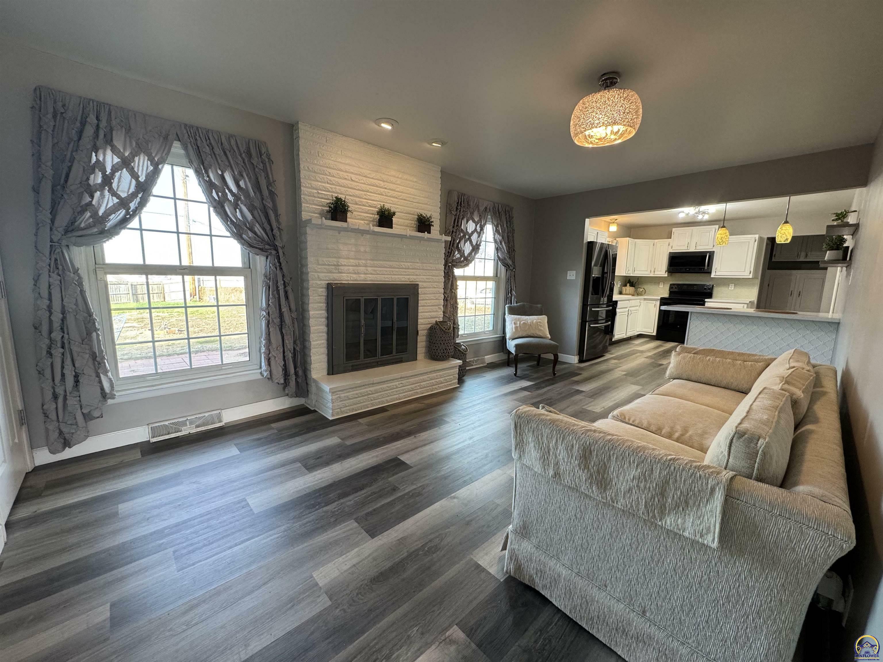Property Photo:  6336 SW 21st Ter  KS 66614 