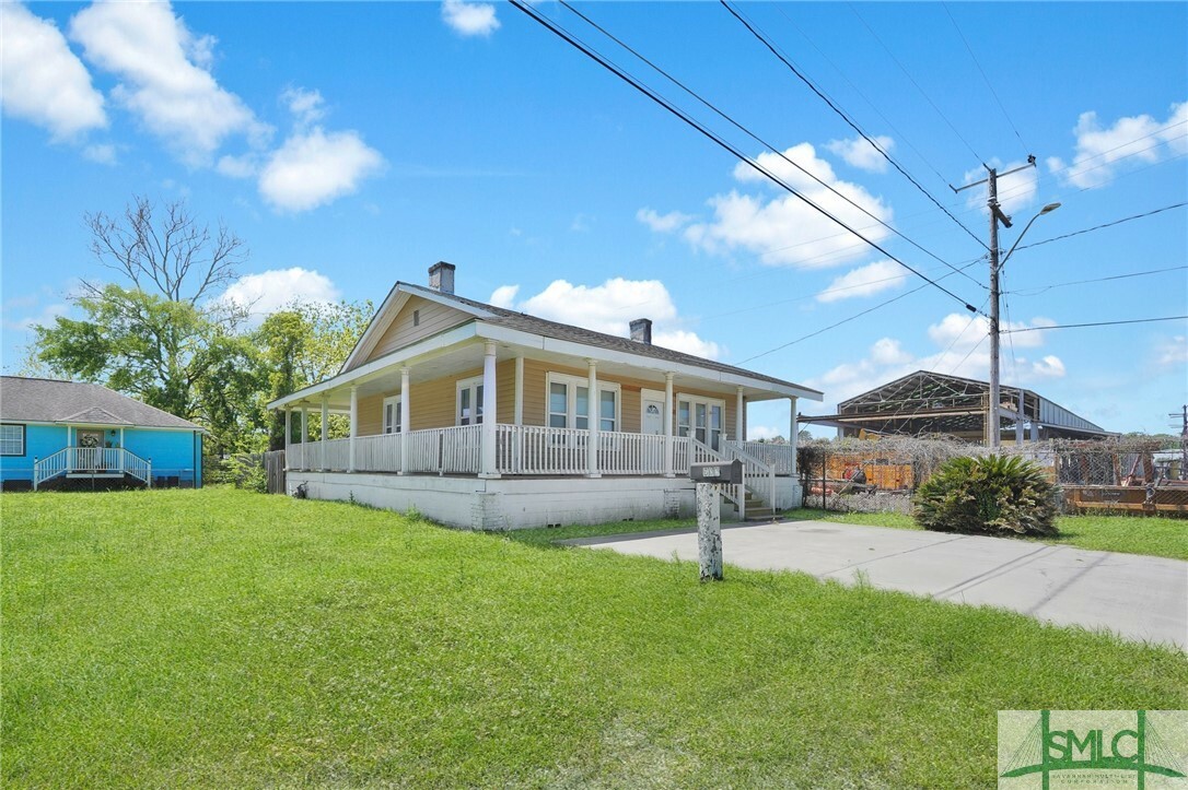 Property Photo: 605 Cornwall Street GA 31415