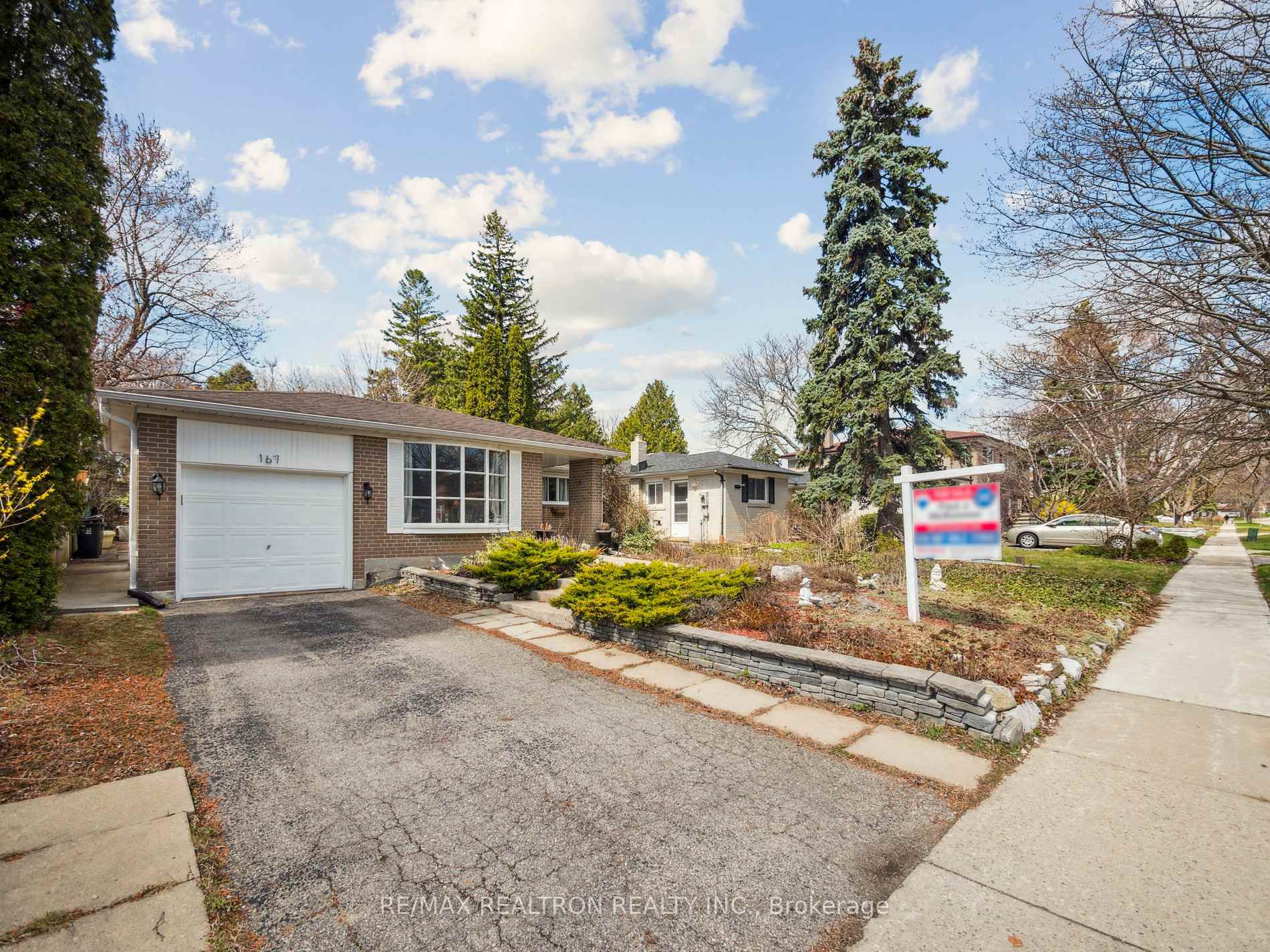Photo de la propriété: 167 Merkley Square ON M1G 2Z1