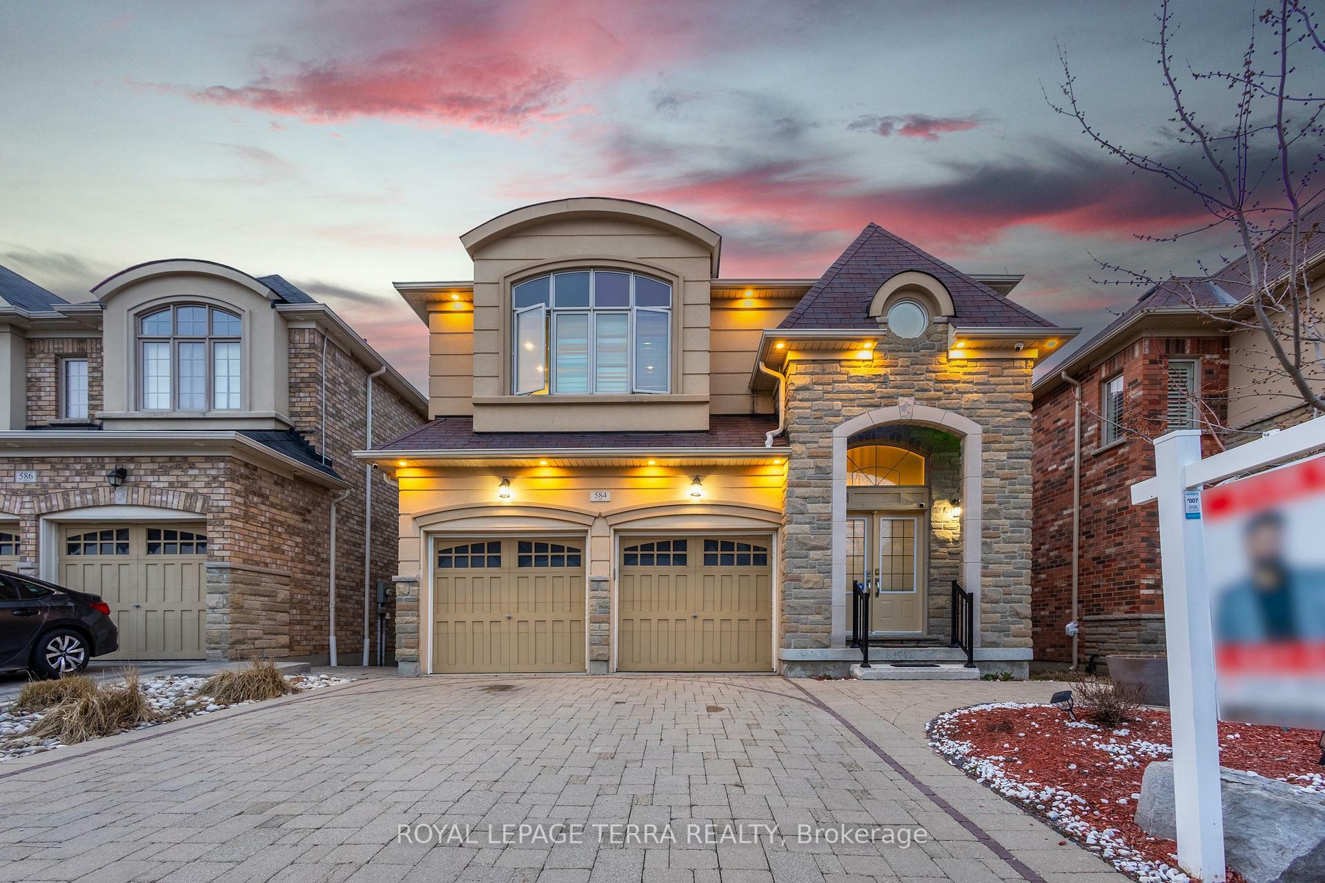 Property Photo: 584 Pinery Trail ON N2V 2Y3