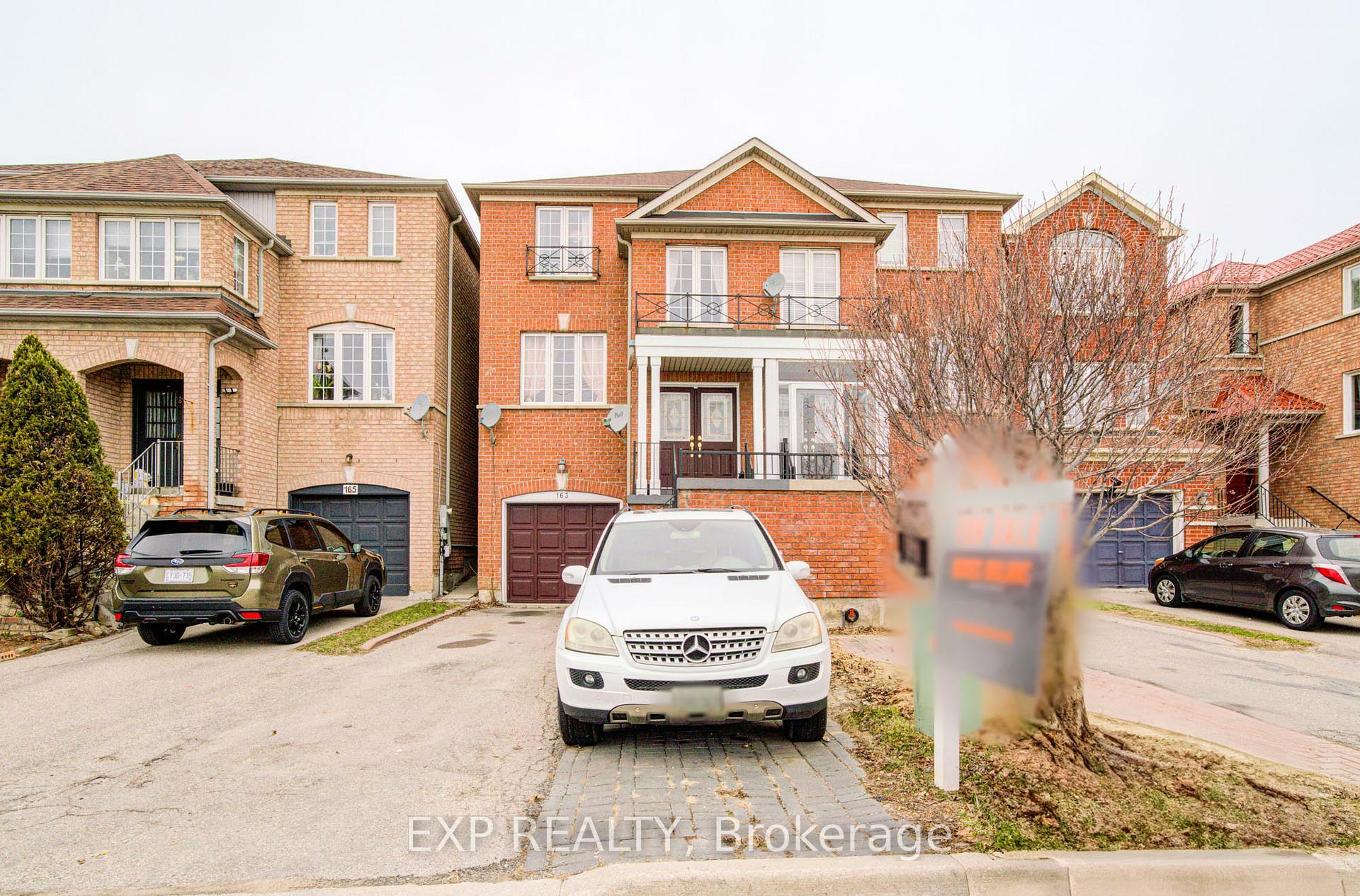 Property Photo: 163 Sassafras Circle ON L4J 8M6