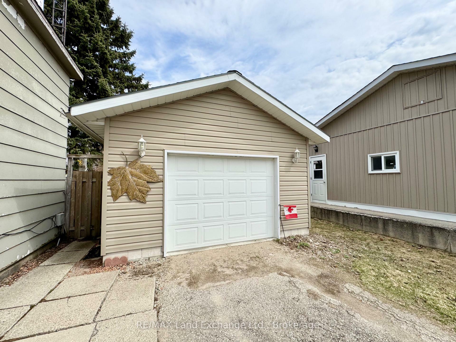 Photo de la propriété: 677 Louis Street ON N0H 2C4