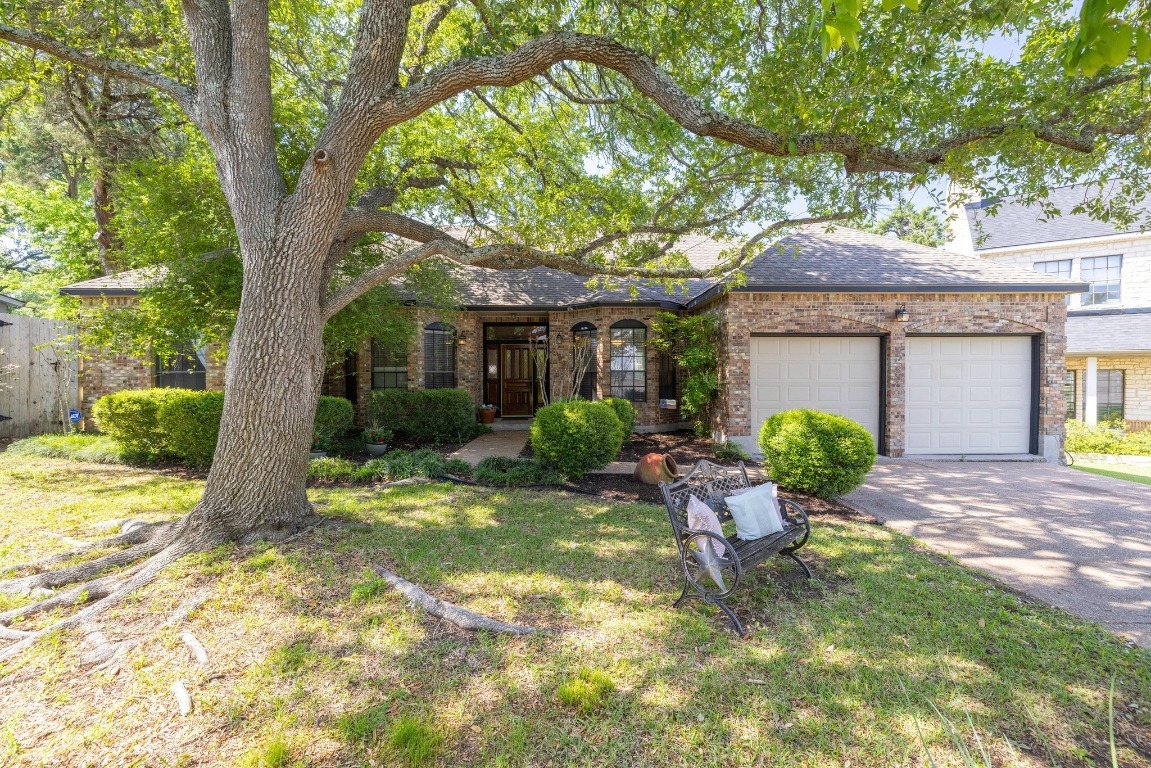 Property Photo: 7303 Bluntleaf Cove TX 78750