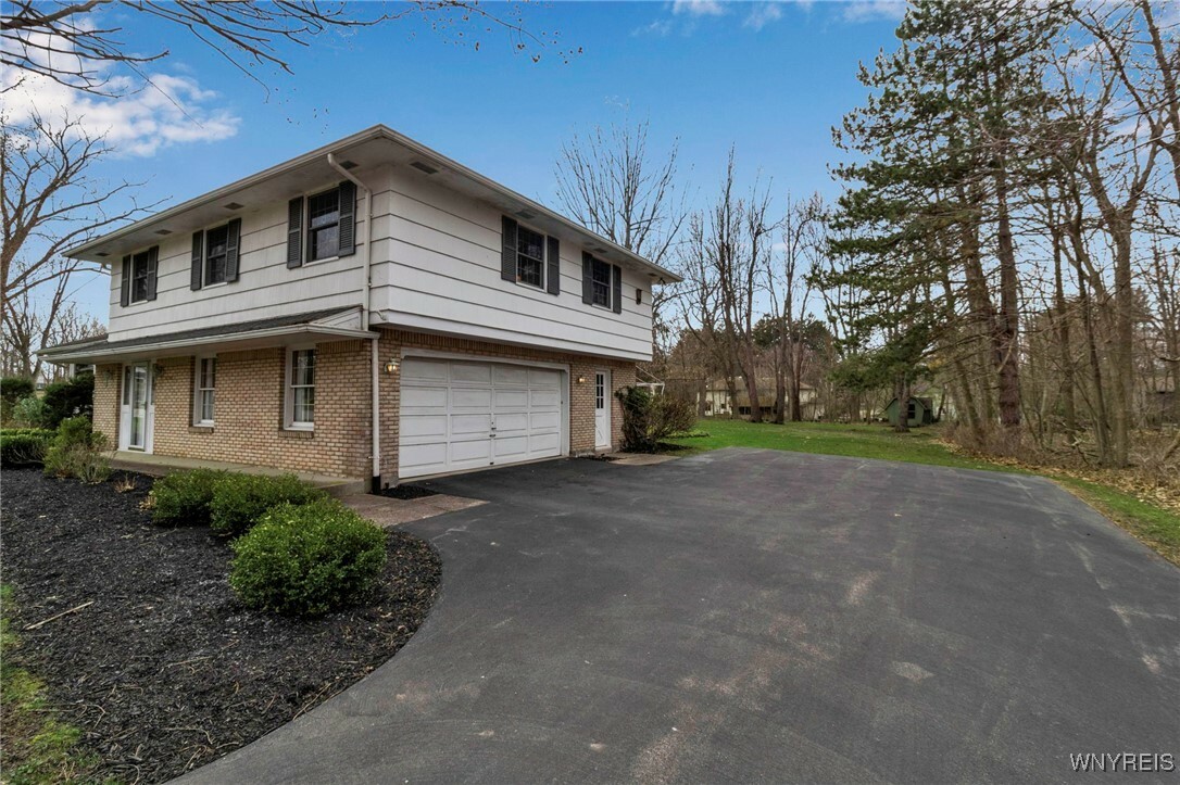 Property Photo: 4700 Margaret Drive NY 14031