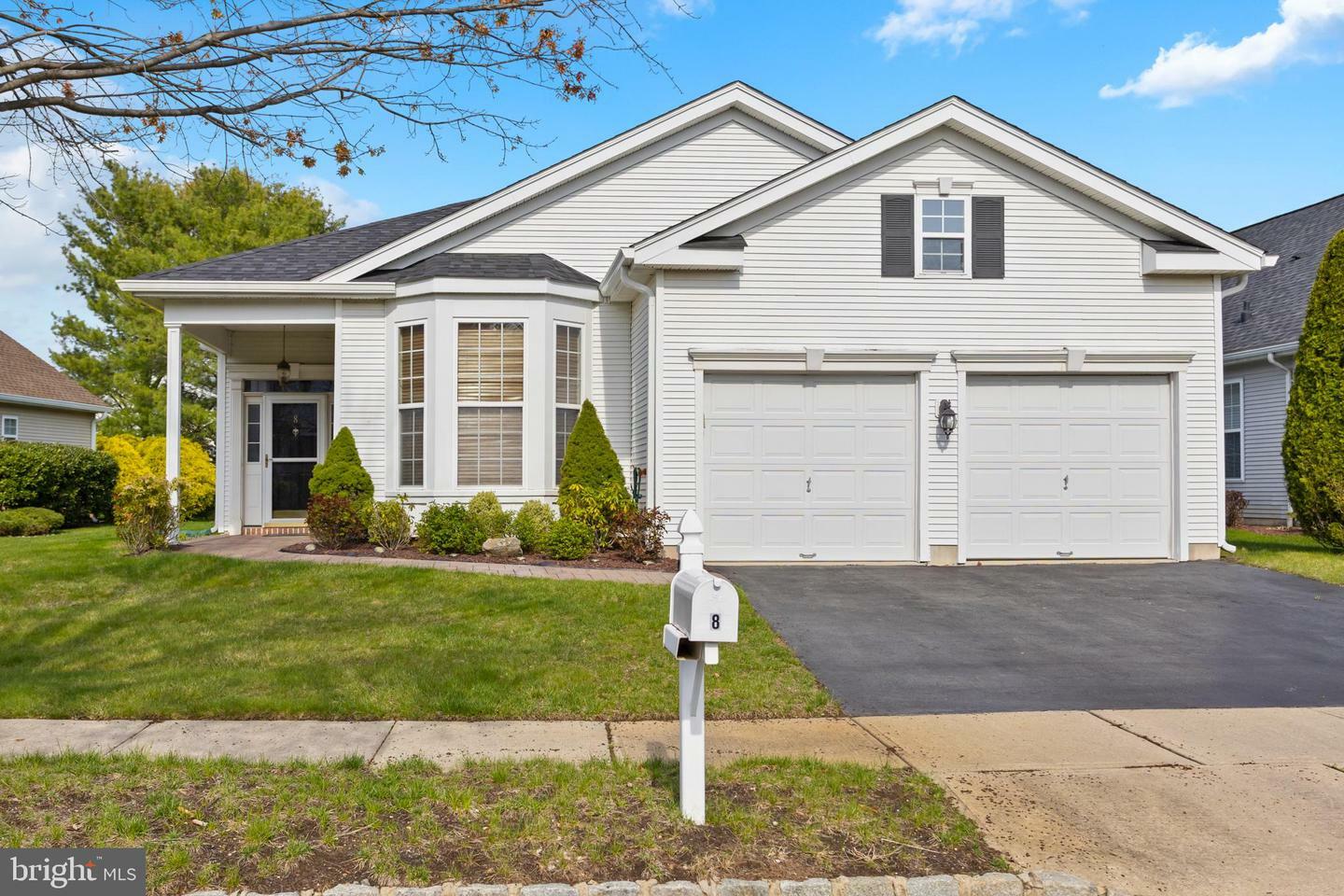8 Plantation Way  Allentown NJ 08501 photo