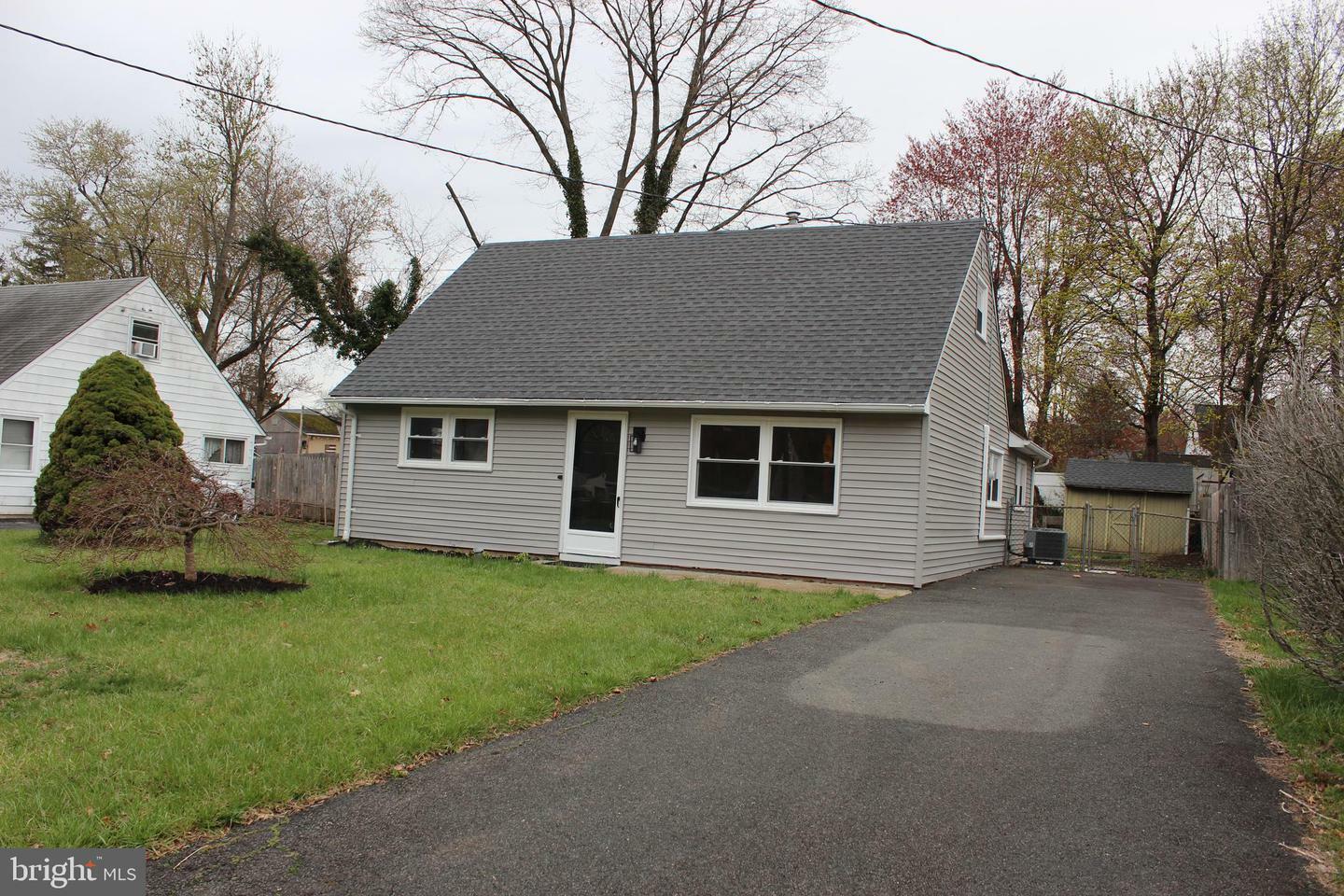 959 Terrace Boulevard  Ewing NJ 08618 photo