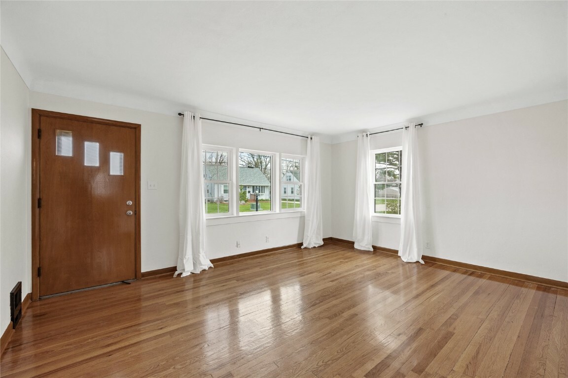 Property Photo: 1231 Center St NE IA 52402