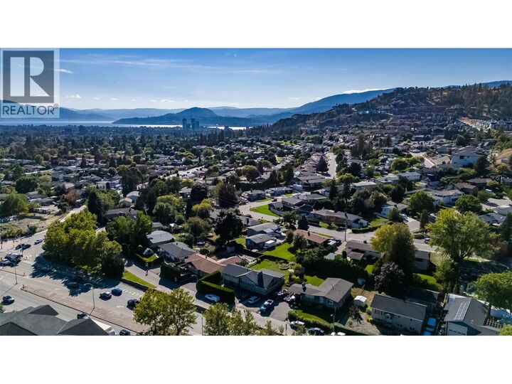 Property Photo: 1880 Broadview Avenue BC V1Y 4N8