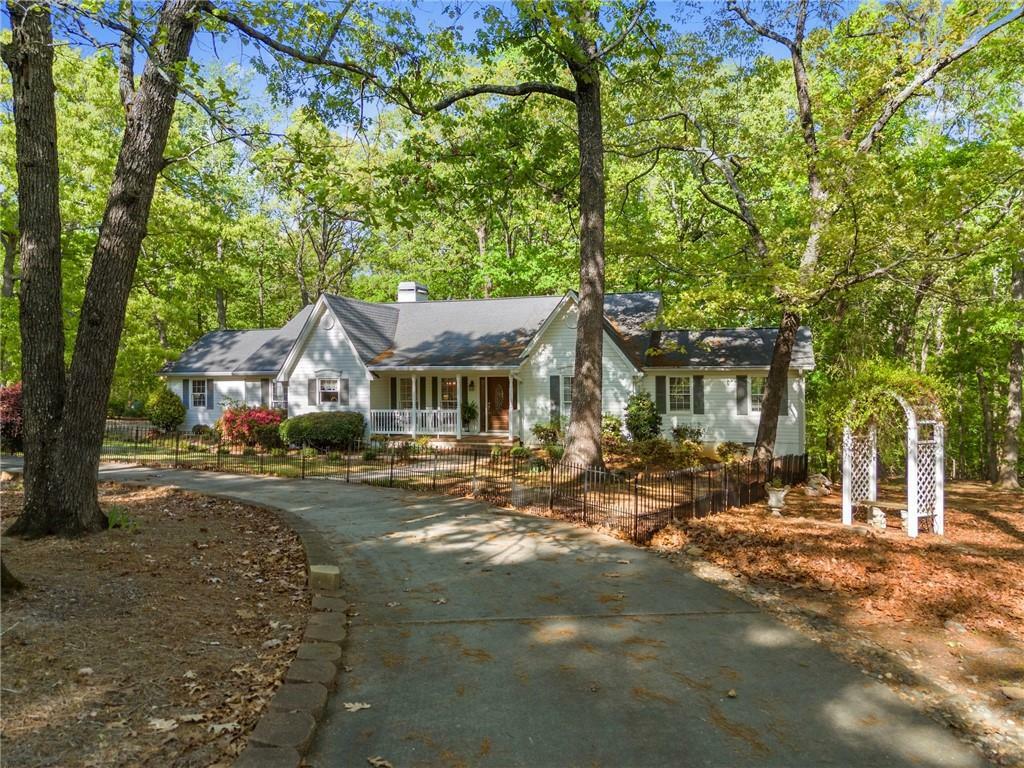 Property Photo: 4706 Creek Wood Drive GA 30507