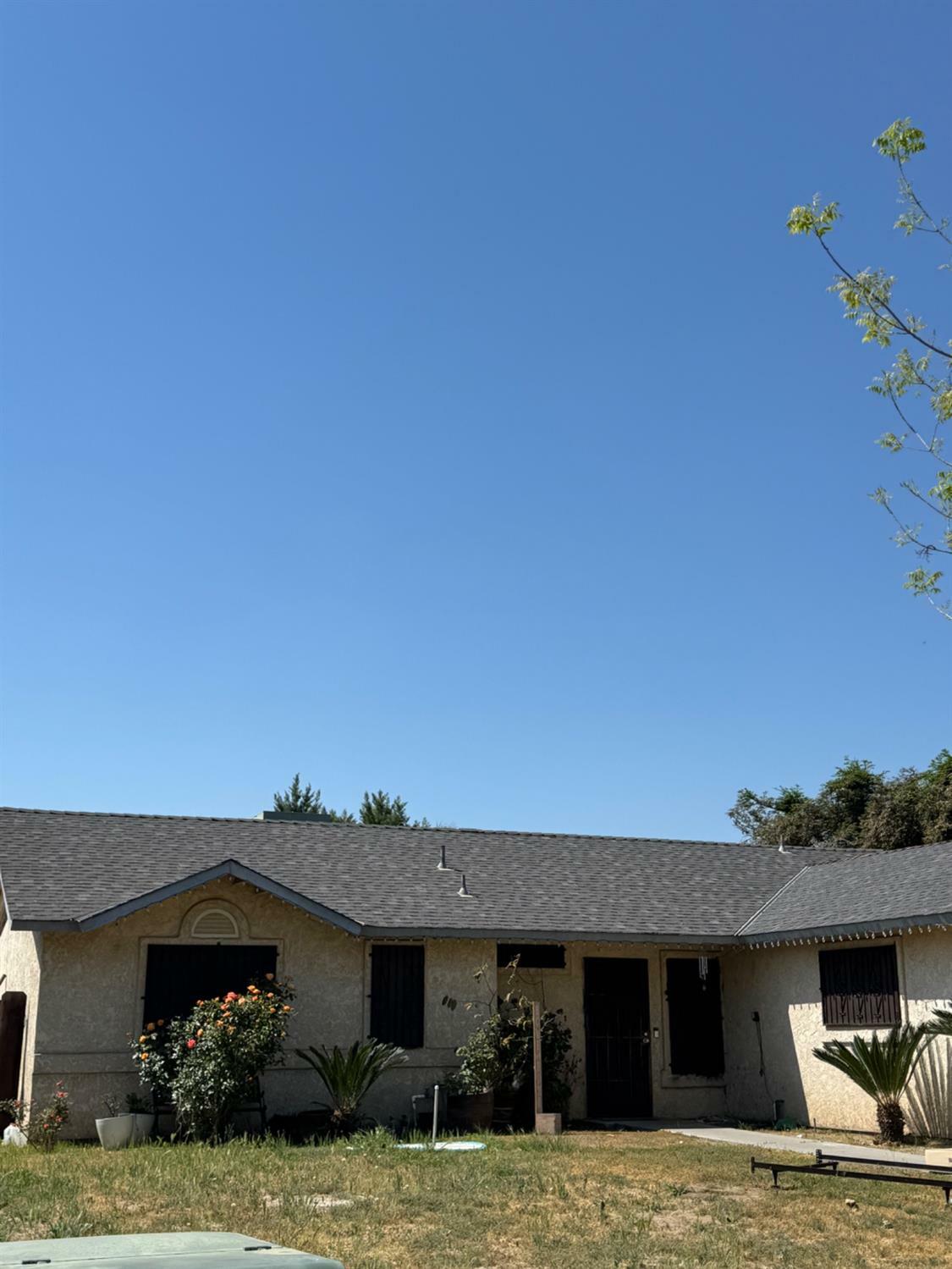 14587 W Stanislaus Avenue  Kerman CA 93630 photo