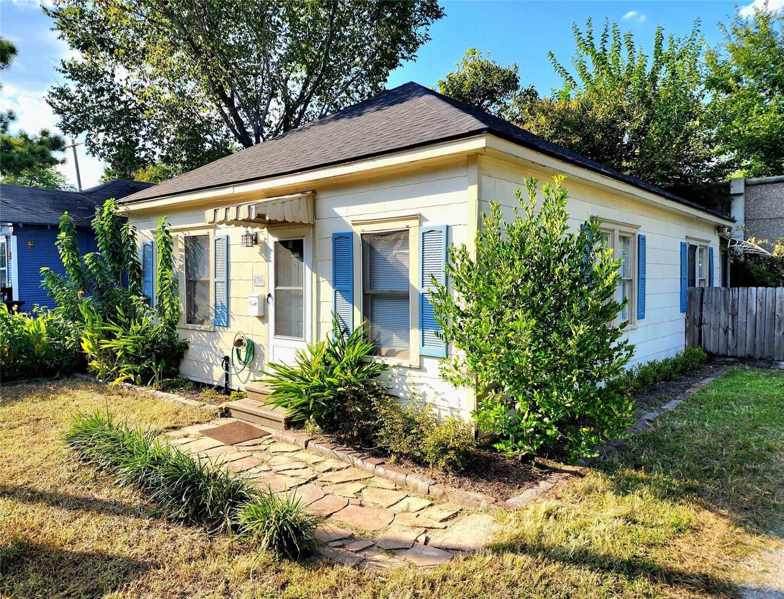 Property Photo: 6306 Stillman Street TX 77007