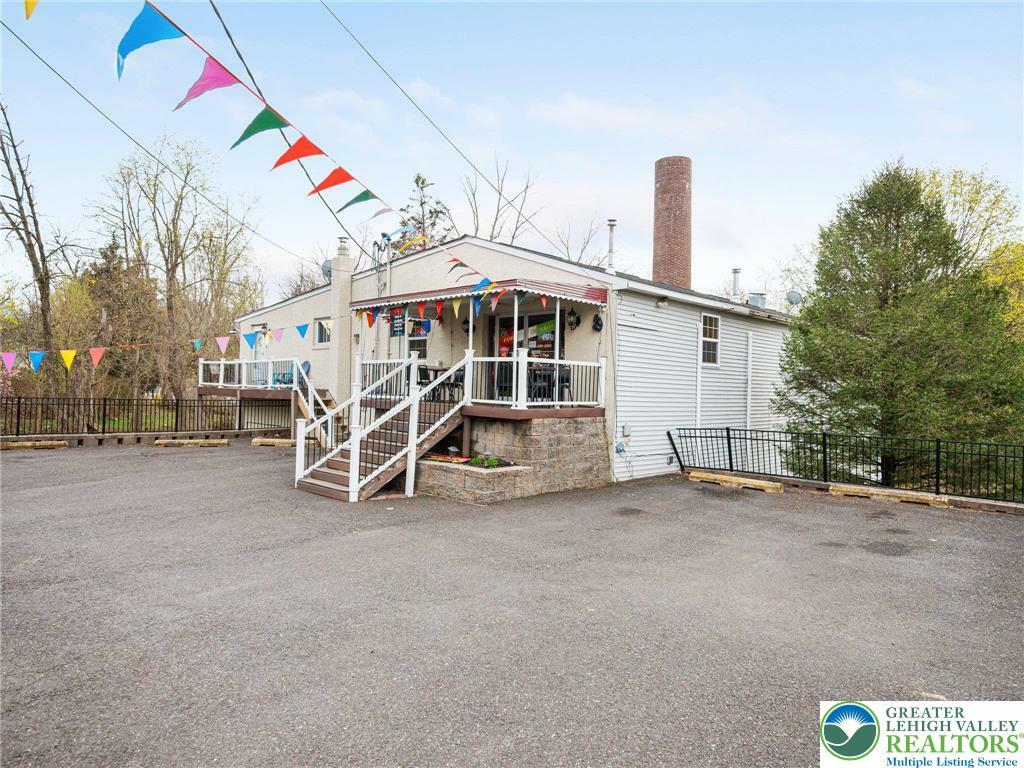 Property Photo: 1463 Limeport Pike PA 18036
