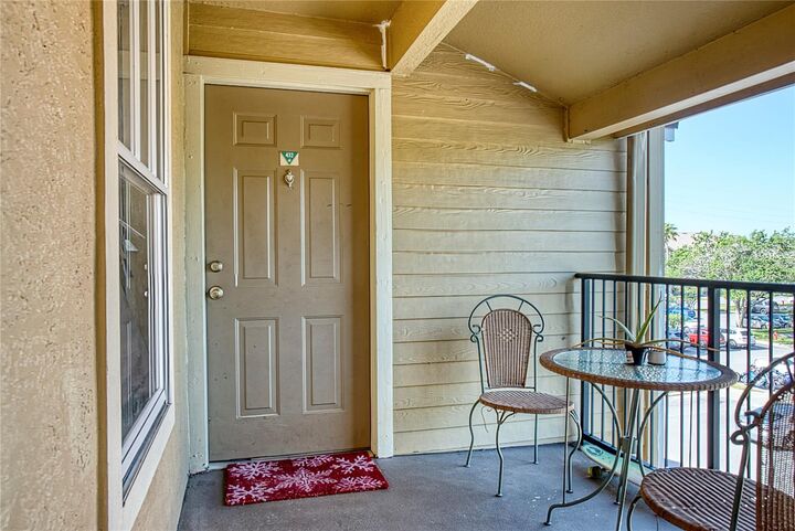 Property Photo: 2203 Key West Court 432 FL 34741