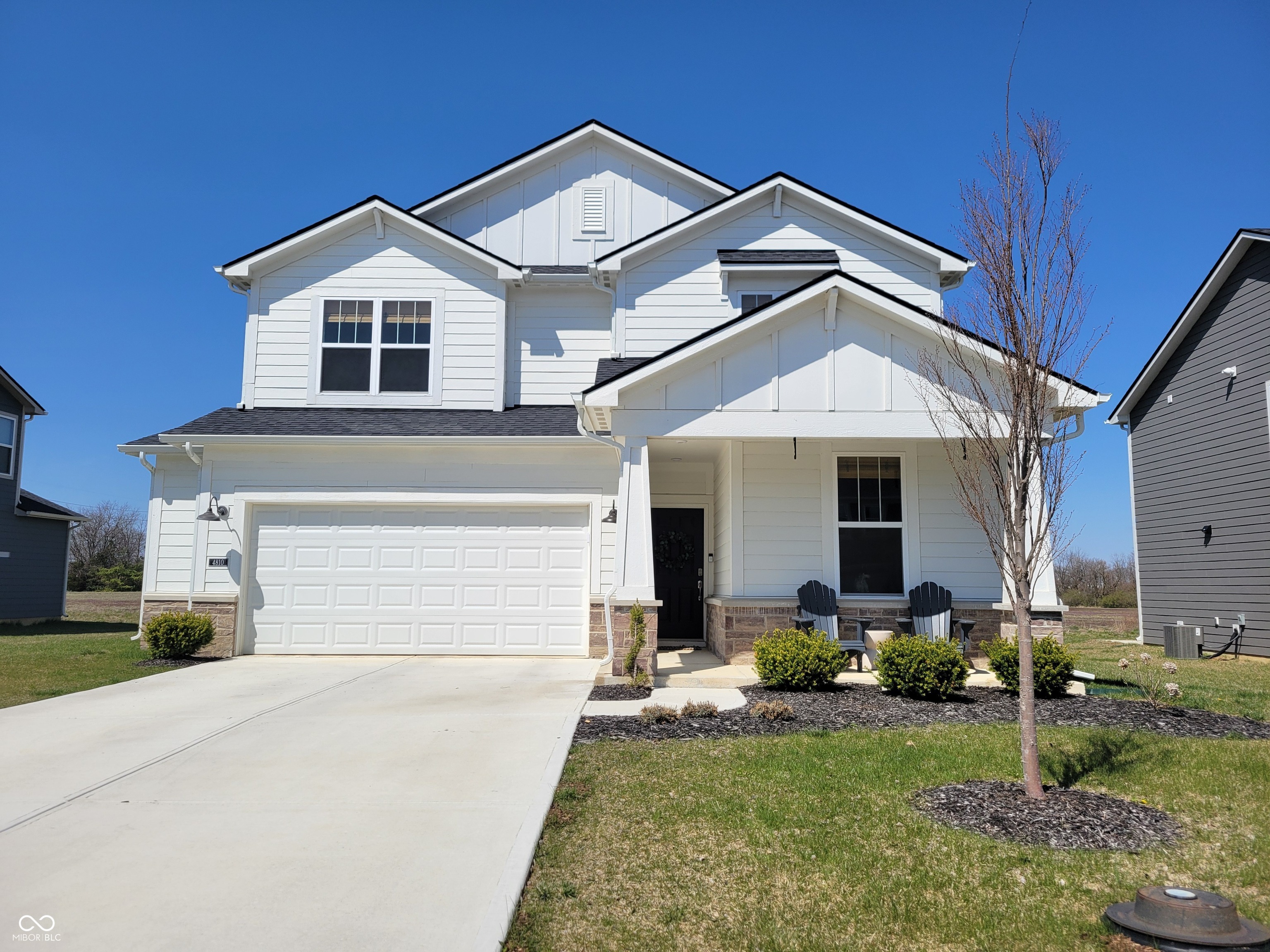 Property Photo: 4810 Oak Hl Drive IN 46052
