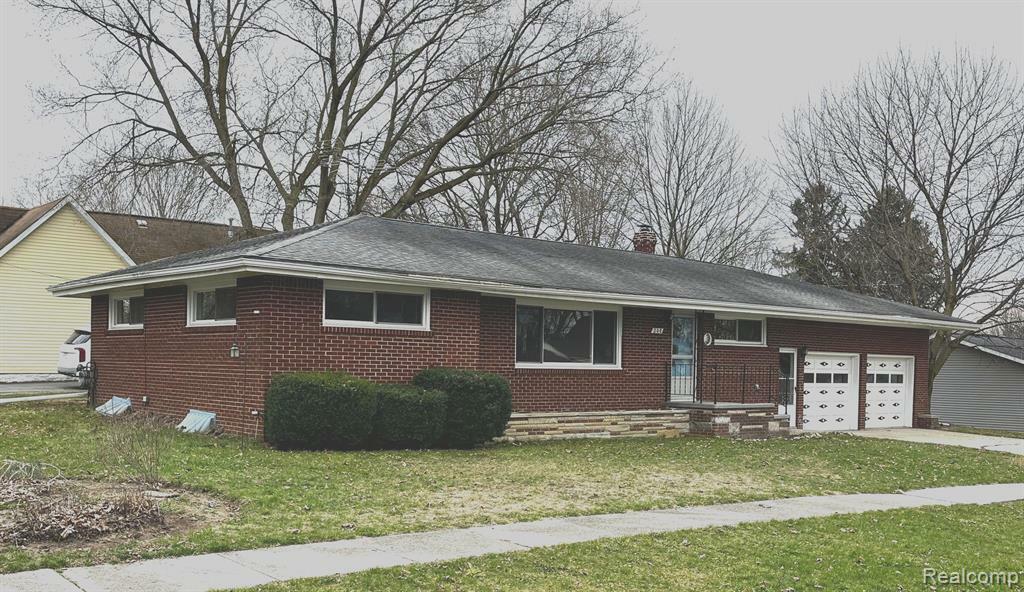 Property Photo: 208 Mill Street MI 48097 3436
