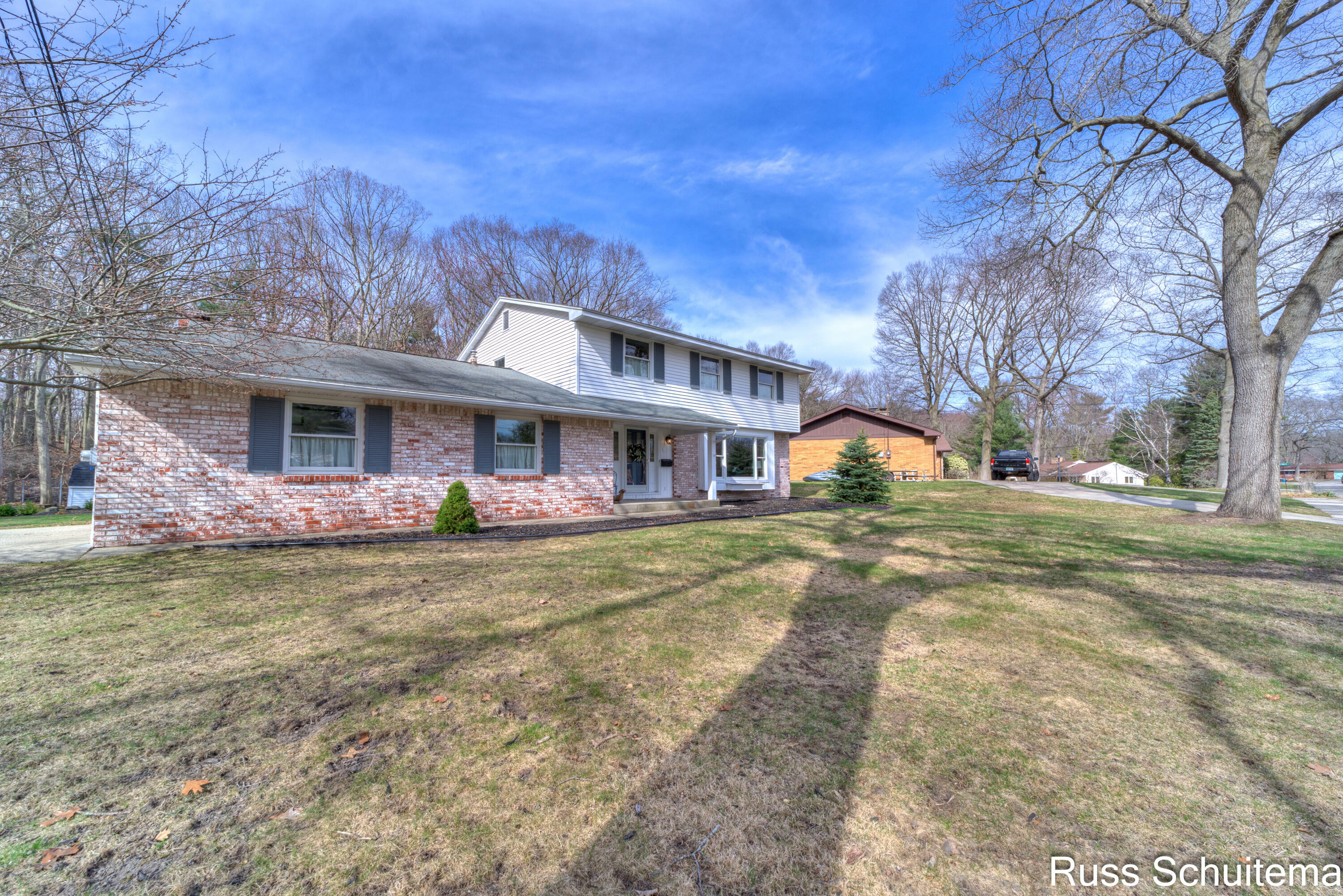 Property Photo: 2975 Sherwood Court MI 49441