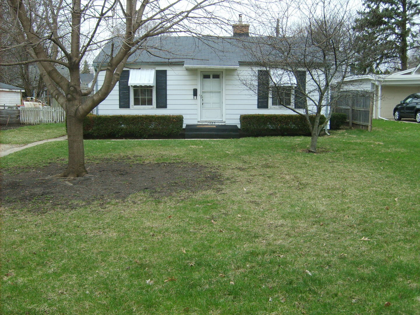 Property Photo:  1403 S 4th Street  IL 60174 