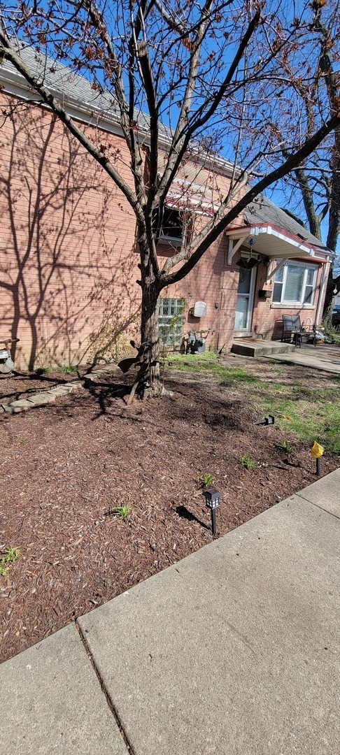 Property Photo: 8502 Brookfield Avenue IL 60513