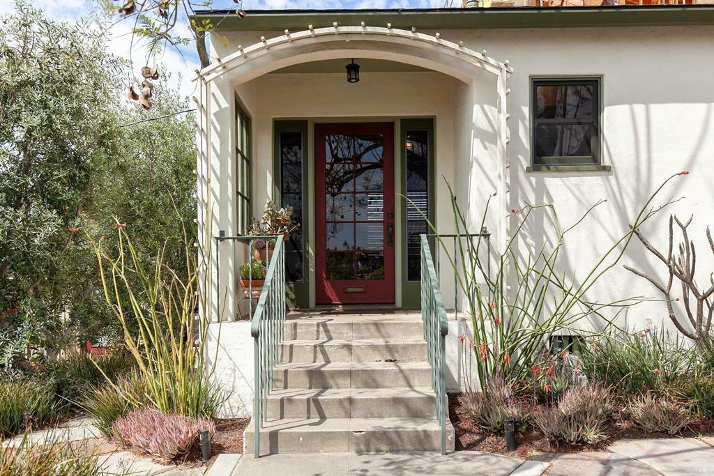 Property Photo: 820 W Nutmeg Street CA 92013