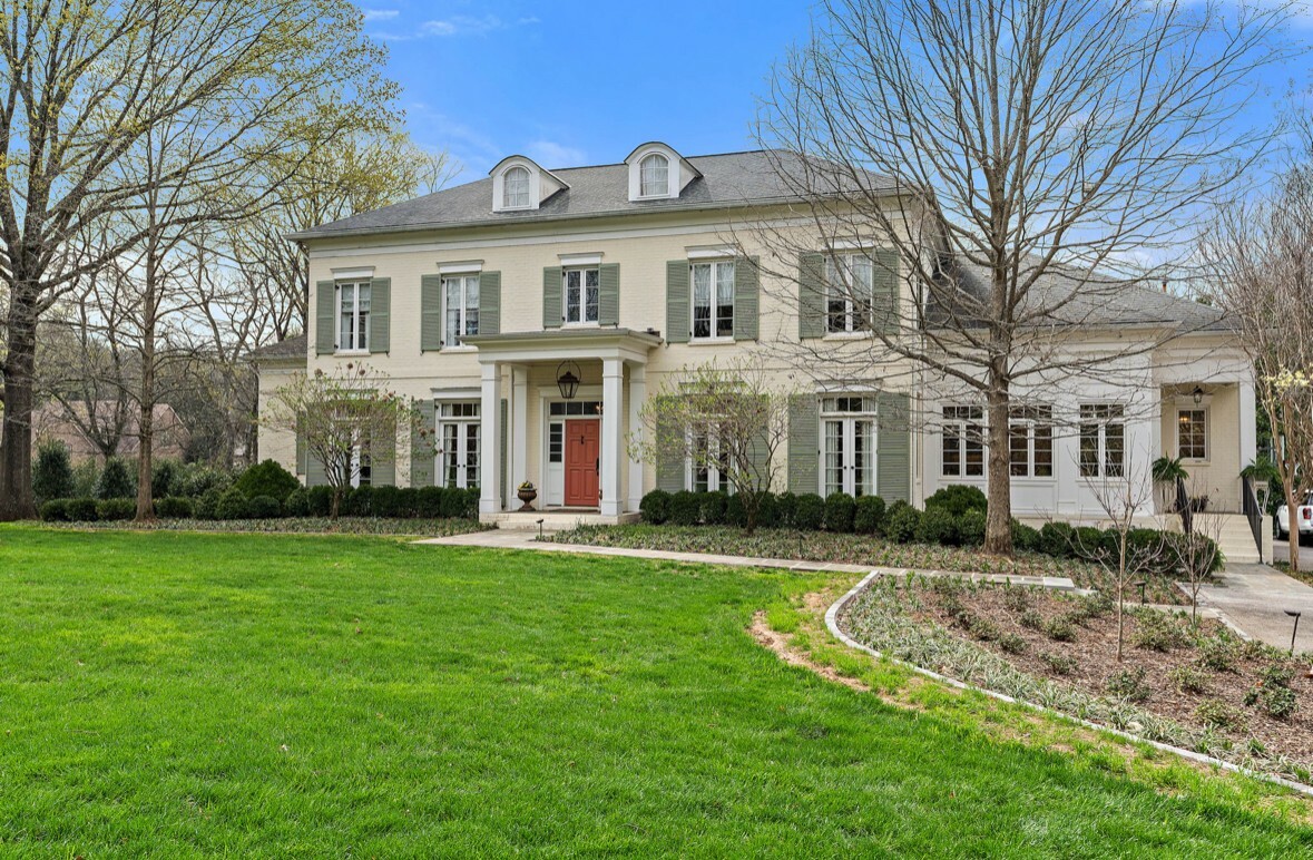 Property Photo: 425 Royal Oaks Dr TN 37205