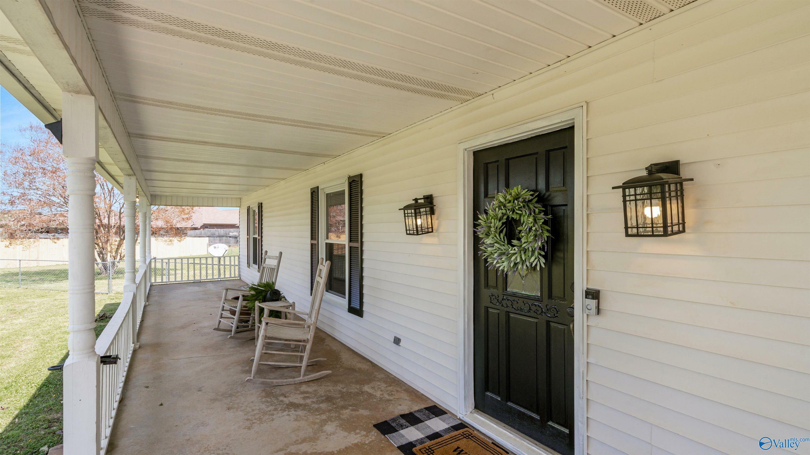 Property Photo: 15802 Jackson Lane AL 35613