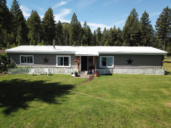 Property Photo:  17 Kingsford Pl  WA 99150 