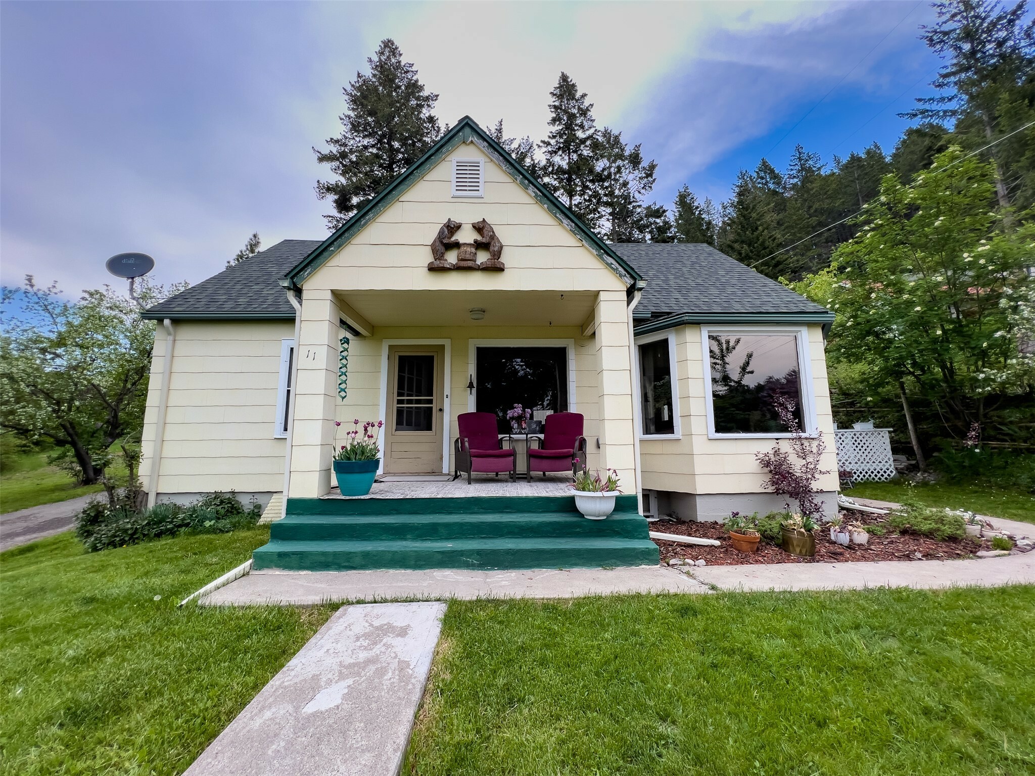 Property Photo: 14668 Shore Acres Drive MT 59911