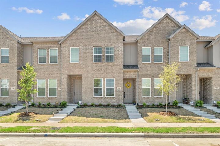 Property Photo: 5256 Springlake Parkway TX 76117