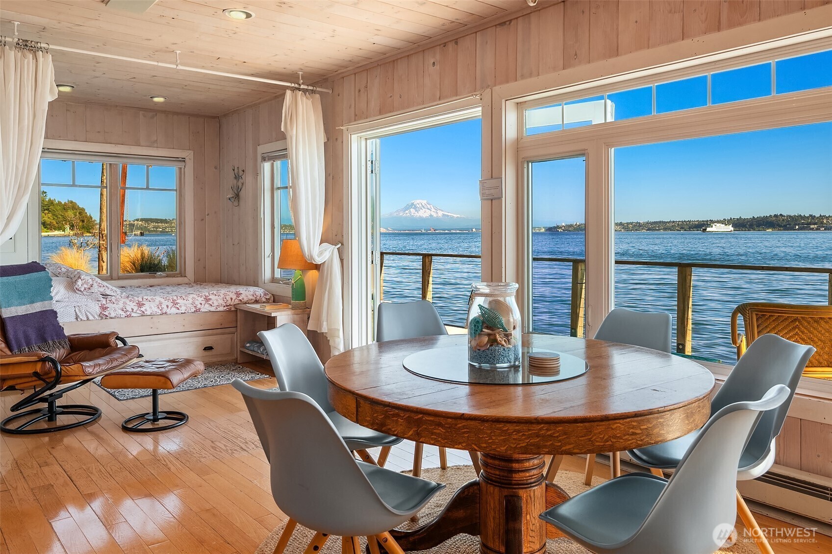 Property Photo: 14101 SW Pohl Road 2 WA 98070