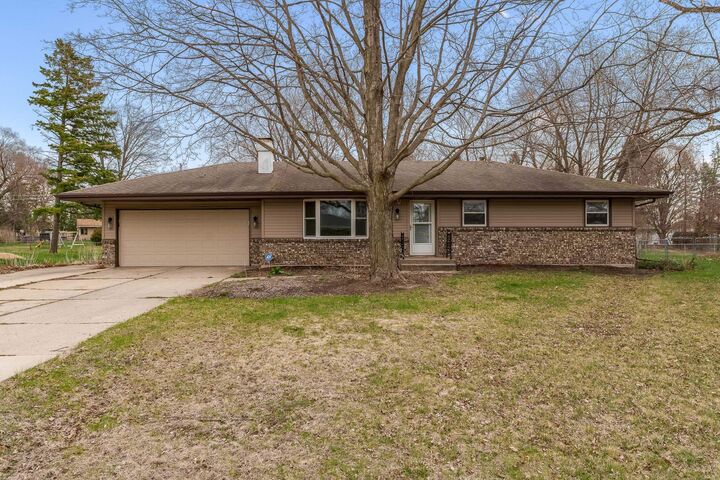 9963 Bluebonnet  Machesney Park IL 61115 photo