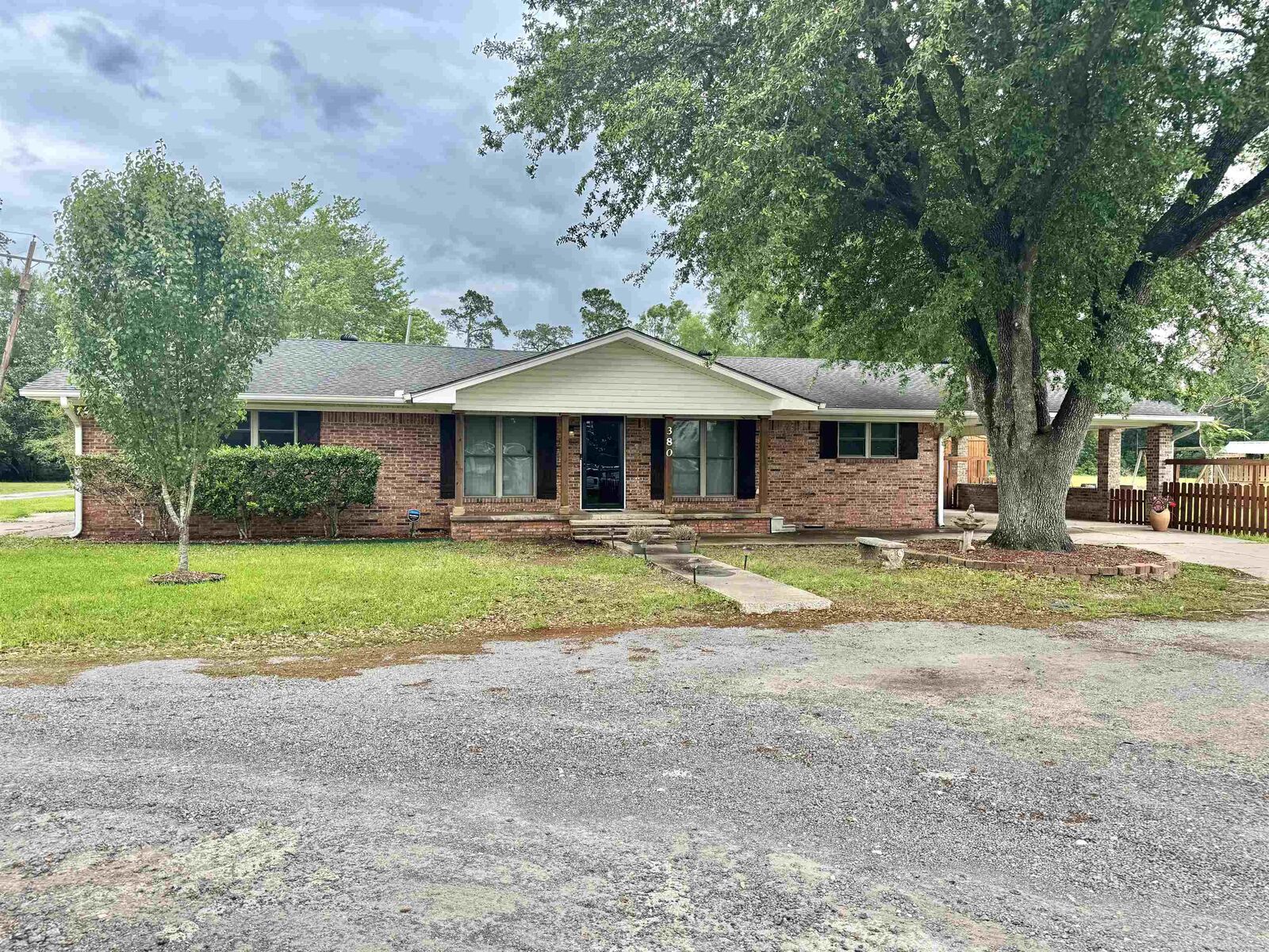 Property Photo:  380 Green St  TX 77662 