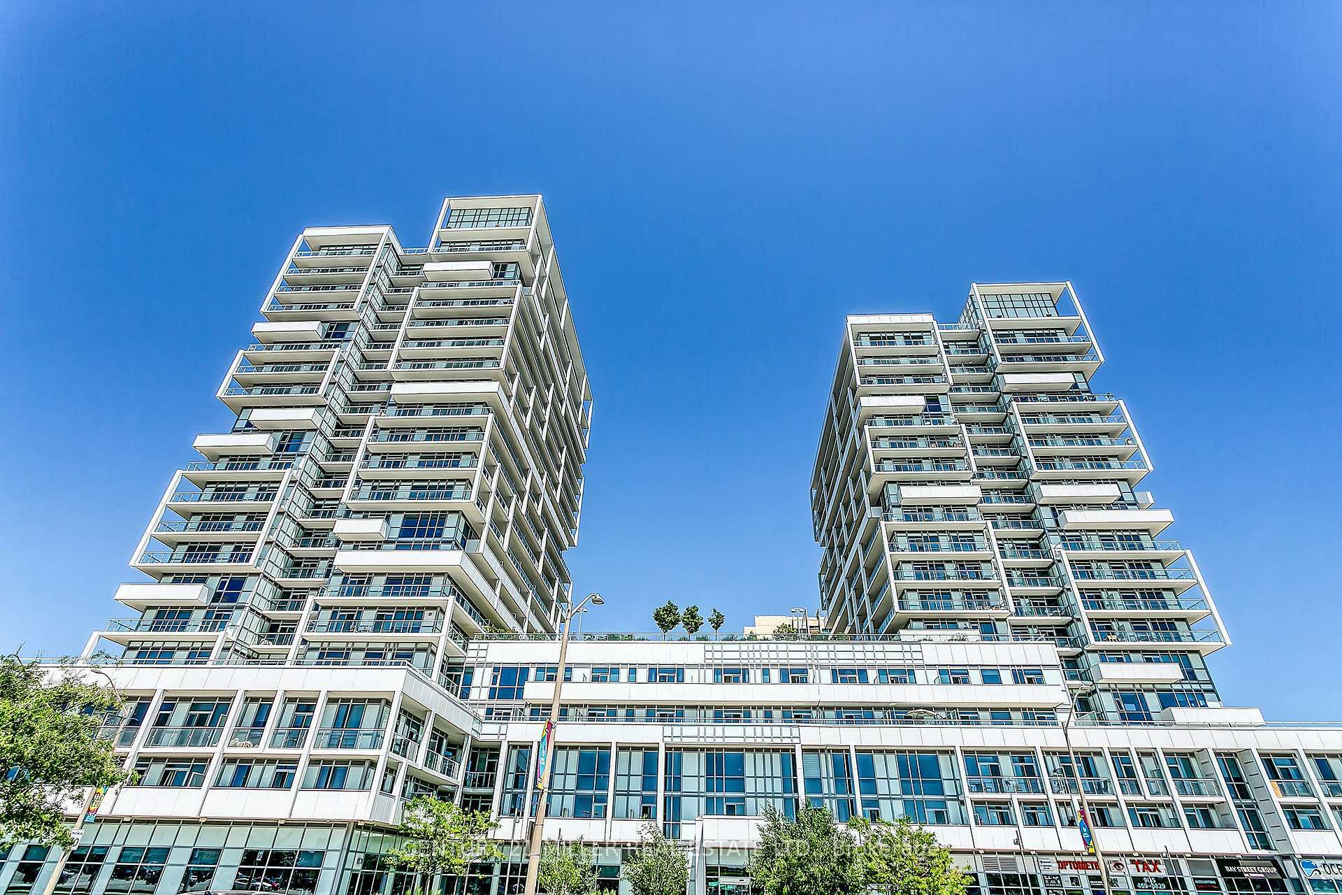 Photo de la propriété: 65 Speers Road Ph3 ON L6K 0J1