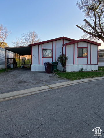 Property Photo: 204 E Biltmore Ave S UT 84107