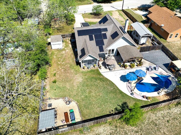 Property Photo:  884 E Torrey Street  TX 78130 