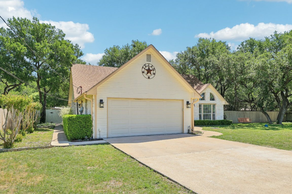 Property Photo: 404 Homestead Road TX 78640