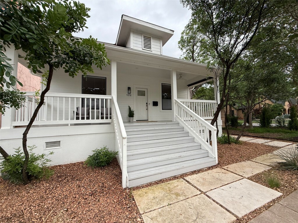 Property Photo: 1018 Shelley Avenue TX 78703