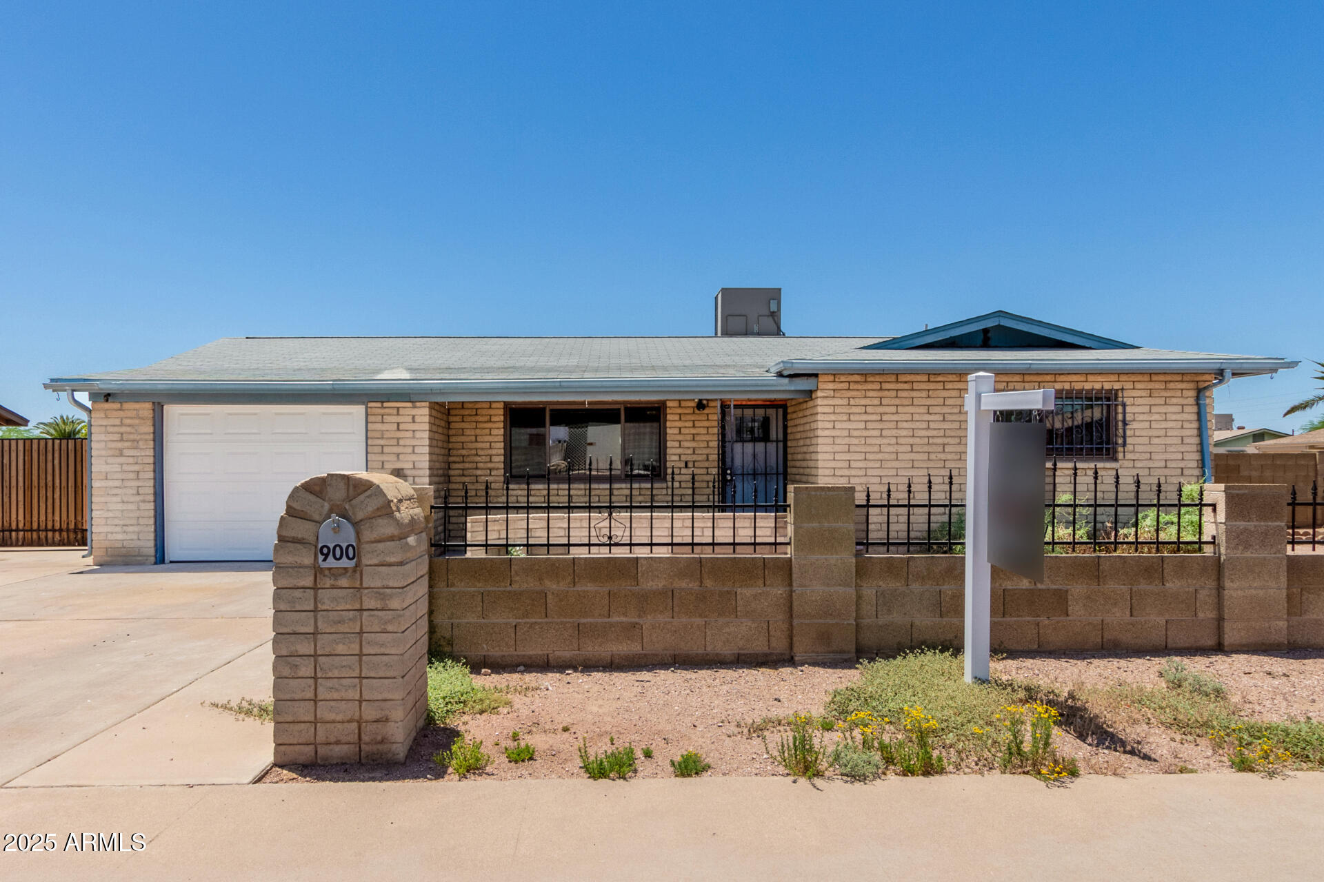 Property Photo: 900 S Palo Verde Drive AZ 85120