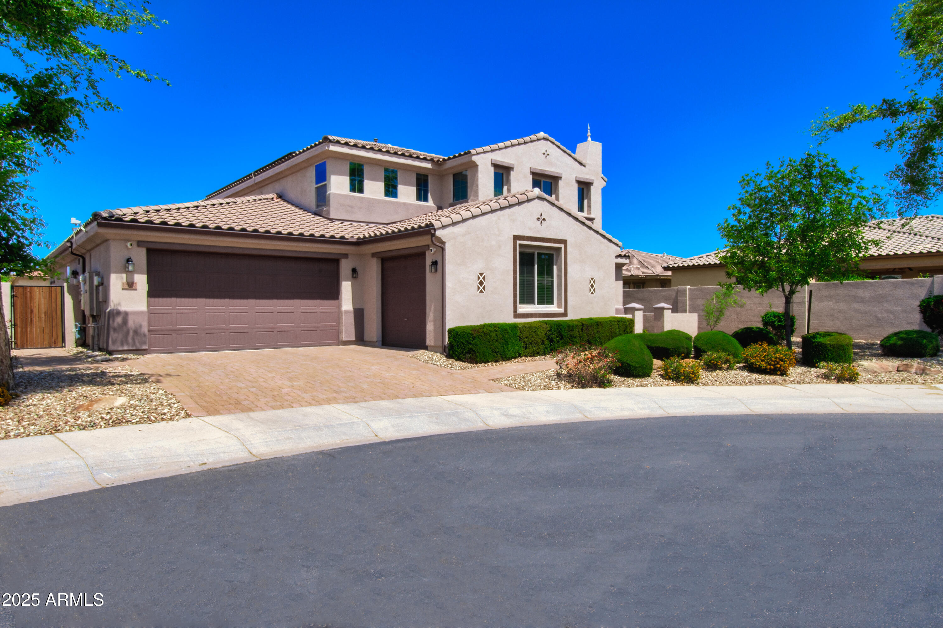 15682 W Wilshire Drive NE  Goodyear AZ 85395 photo