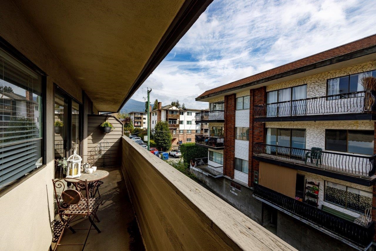 Property Photo: 206 E 15th Street 322 BC V7L 2R3