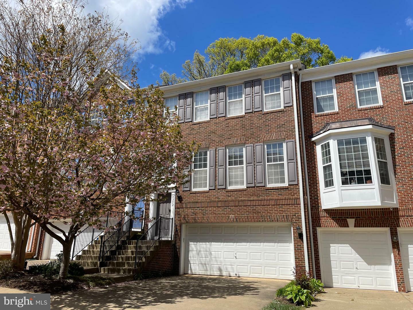 Property Photo: 9352 Deer Glen Court VA 22031