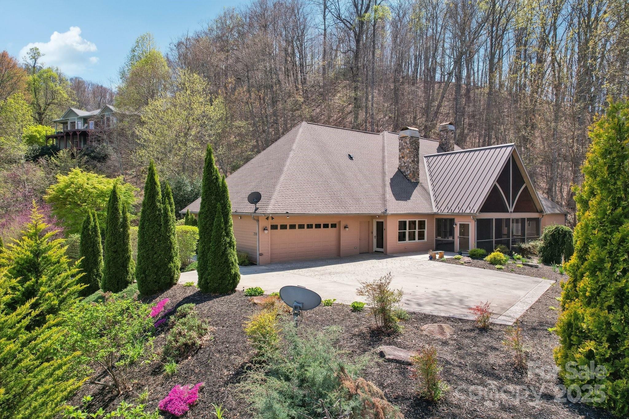 Property Photo: 206 View Ridge Parkway NC 28748