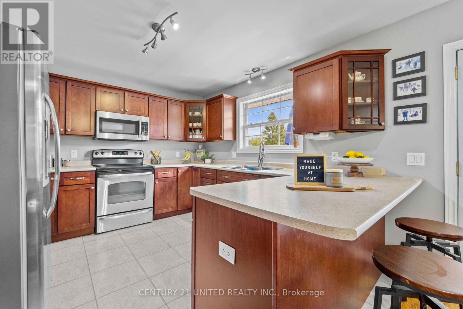 Property Photo: 134 Banks Avenue ON K0L 3A0