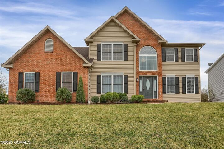 15 Primavera Circle  Lewisburg PA 17837 photo